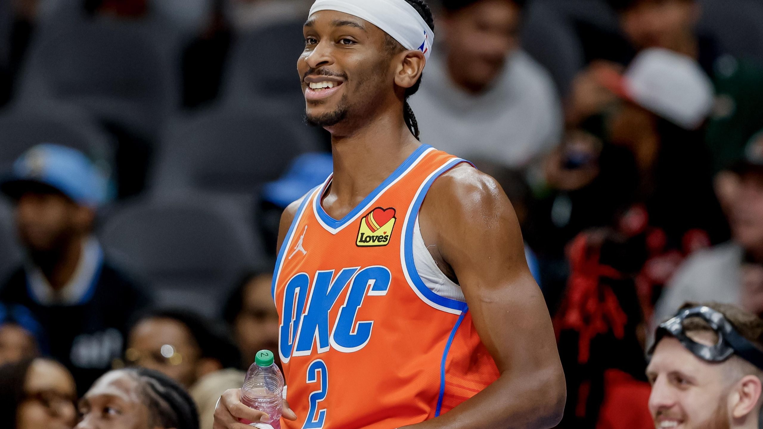 俄克拉荷马雷霆发布备战花絮，今晨篮板制胜，社区盾任务艰巨，资深球员宣示担当的简单介绍