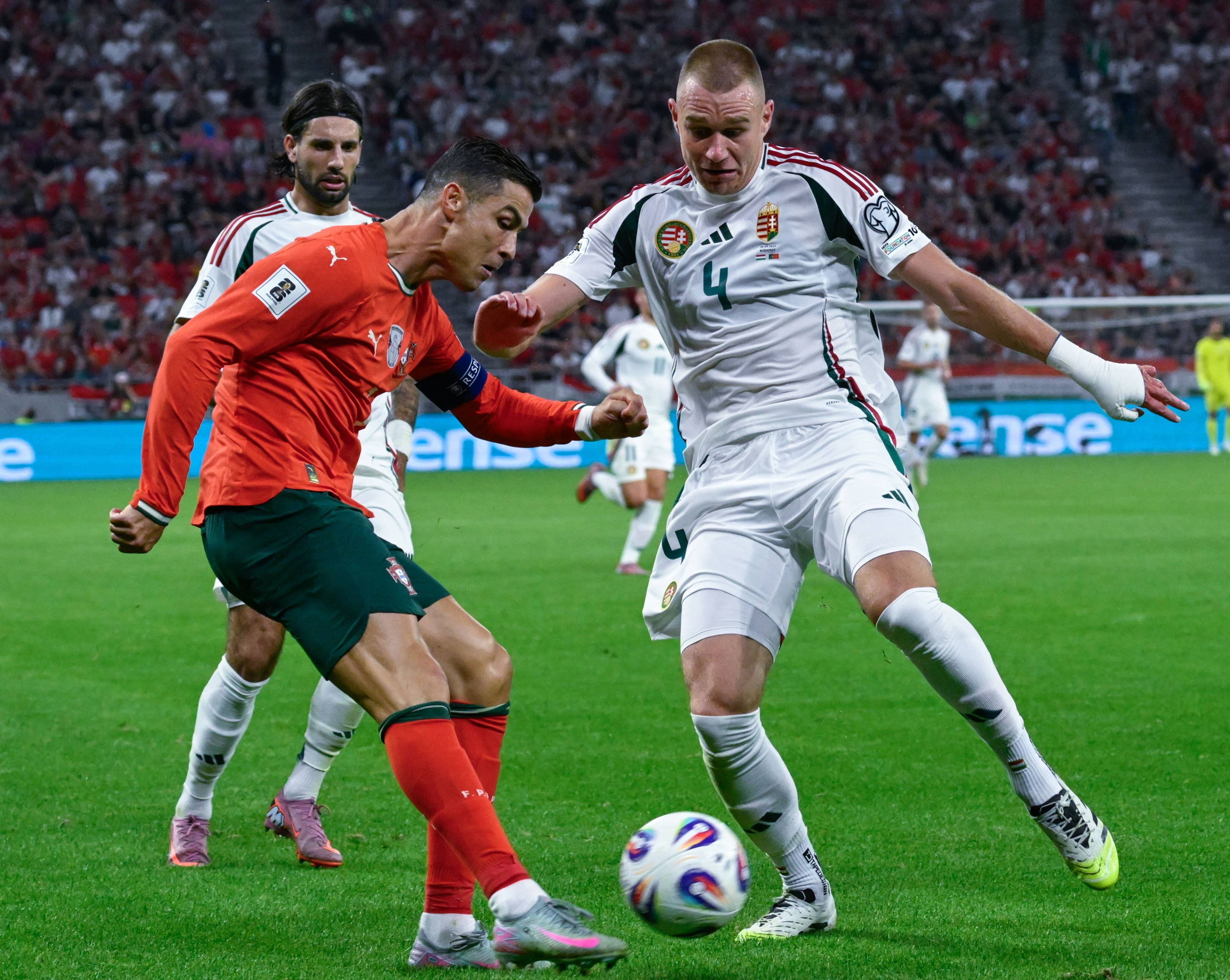 九游体育官网-葡萄牙体育训练开放日，加时末段门线救险引欢呼，西甲在即，训练强度明显提升的简单介绍